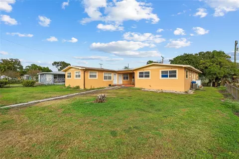 444 Cypress Ave, Pahokee, FL 33476