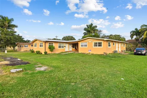 482 Cypress Ave, Pahokee, FL 33476