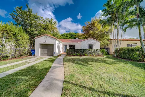 375 De Soto Dr, Miami Springs, FL 33166