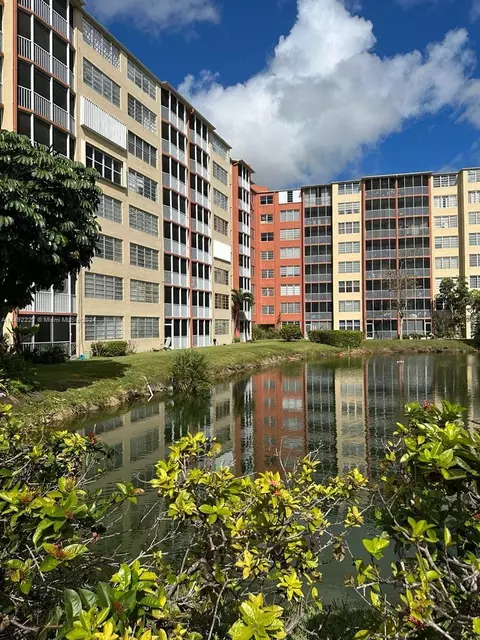 1750 NE 191st St #100-1, Miami, FL 33179