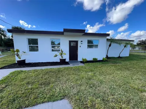 2500 NW 155th St, Miami Gardens, FL 33054