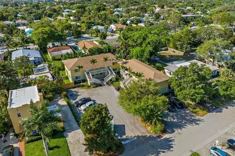 242 NE 12th St, Delray Beach, FL 33444