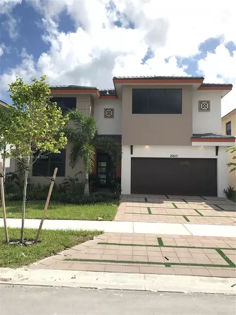 15517 NW 88 Ct, Miami Lakes, FL 33018