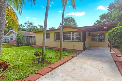 220 SW 11th St, Fort Lauderdale, FL 33315