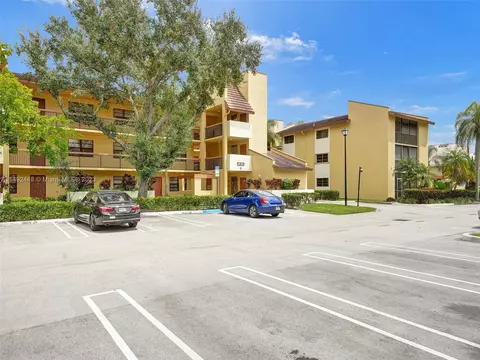 2035 Coral Ridge Dr #S302, Coral Springs, FL 33071