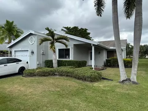 962 NW 89th Ave, Plantation, FL 33324
