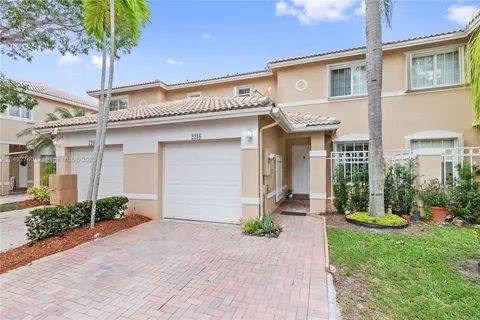 2238 NW 171st Ter #2238, Pembroke Pines, FL 33028