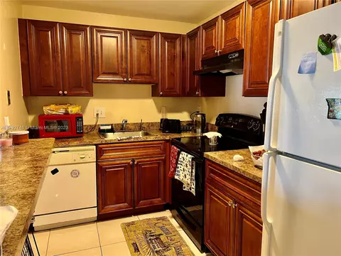 4164 Inverrary Dr #511, Lauderhill, FL 33319