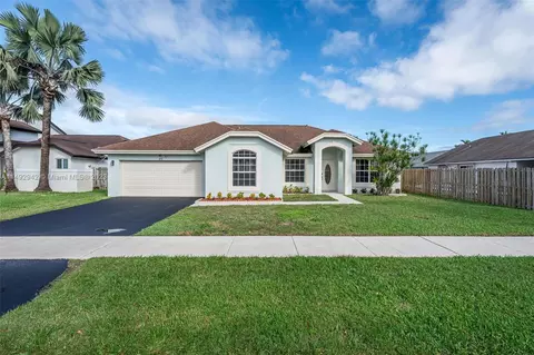471 Barbri Ln, Davie, FL 33325