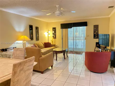 1395 NE 167th St #101, Miami, FL 33162