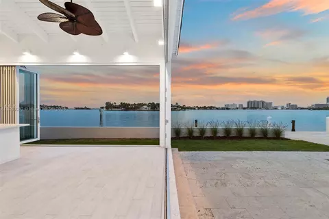 205 N Hibiscus Dr, Miami Beach, FL 33139