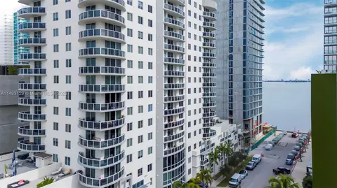 601 NE 23rd St #TH5, Miami, FL 33137