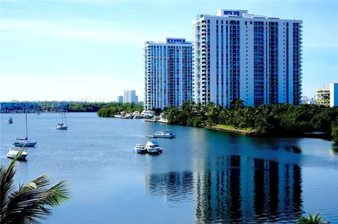 2910 Point East Dr #M510, Aventura, FL 33160