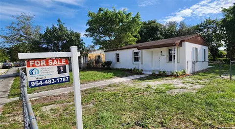 2440 NW 59th St, Miami, FL 33142