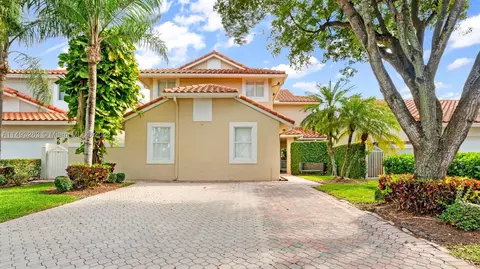 5497 NW 105 Ct, Doral, FL 33178