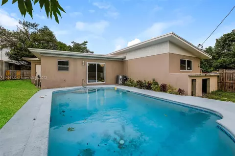 2924 Washington St, Hollywood, FL 33020