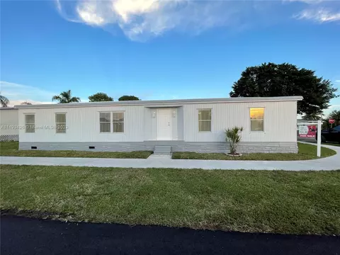 21851 NW 6th St, Pembroke Pines, FL 33029