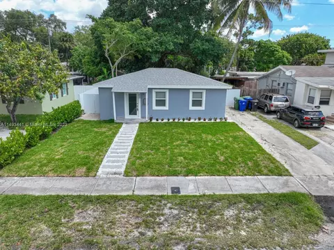 817 SW 17th St, Fort Lauderdale, FL 33315