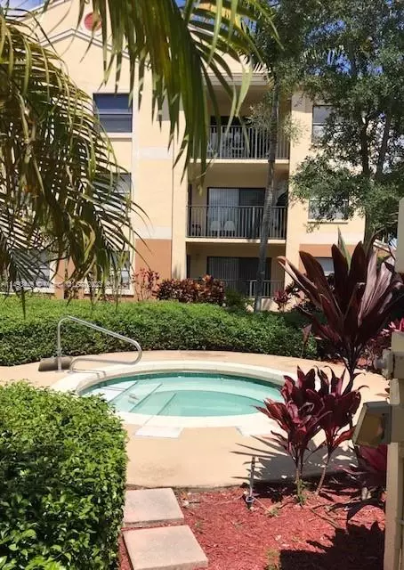 9999 Summerbreeze Dr #216, Sunrise, FL 33322