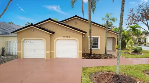 17955 NW 60th Pl, Hialeah, FL 33015