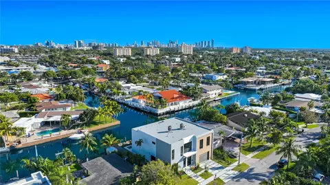 1925 N Hibiscus Dr, North Miami, FL 33181