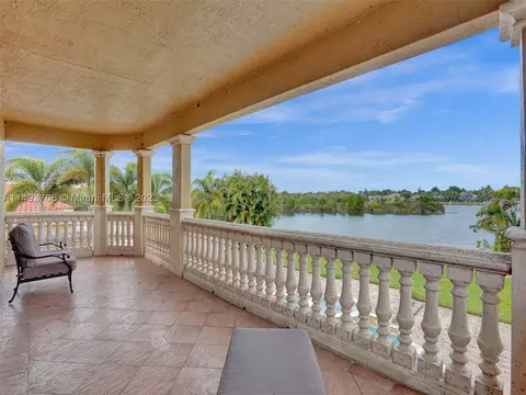 18691 SW 12th St, Pembroke Pines, FL 33029