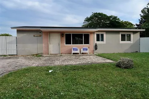16711 NW 73rd Ave, Hialeah, FL 33015 photo 17