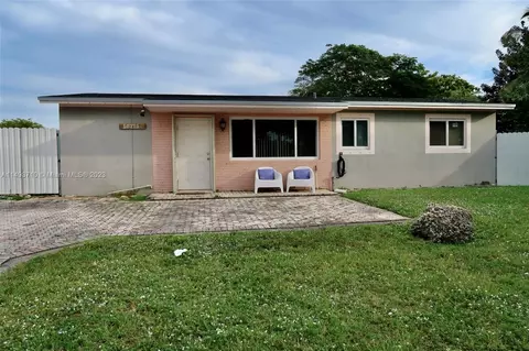 16711 NW 73rd Ave, Hialeah, FL 33015 photo 16