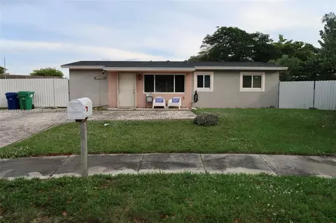 16711 NW 73rd Ave, Hialeah, FL 33015