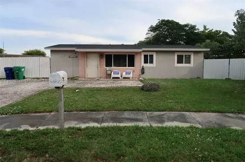 16711 NW 73rd Ave, Hialeah, FL 33015 photo 1