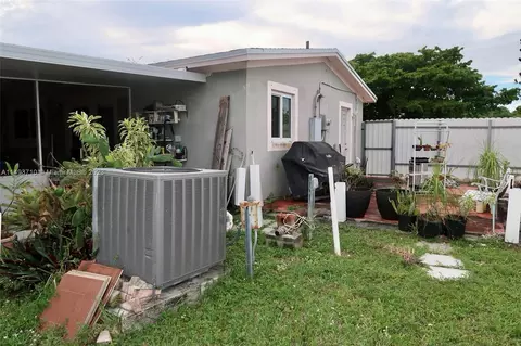 16711 NW 73rd Ave, Hialeah, FL 33015 photo 27