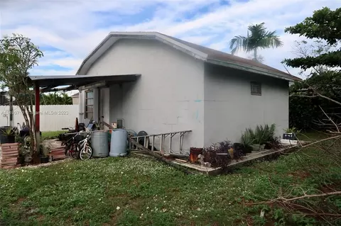 16711 NW 73rd Ave, Hialeah, FL 33015 photo 23