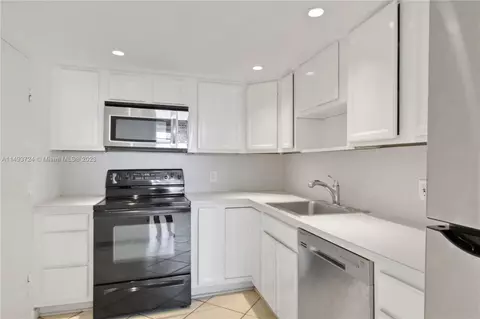 800 West Ave #401, Miami Beach, FL 33139