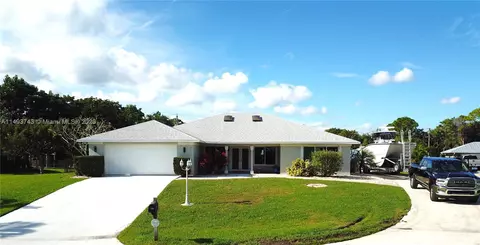 2914 NE Rosetree Dr, Jensen Beach, FL 34957