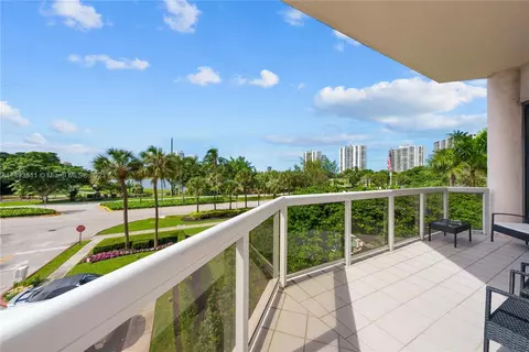 20185 E Country Club Dr #205, Aventura, FL 33180