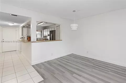 8513 Old Country Mnr #415, Davie, FL 33328