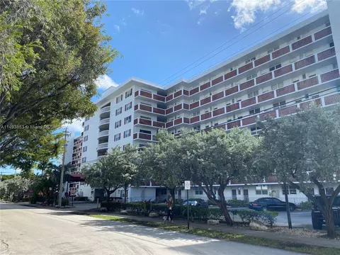 3660 NE 166th St #502, North Miami Beach, FL 33160