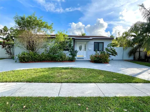 1260 NE 143rd St, North Miami, FL 33161