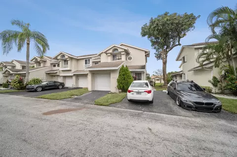2245 W Discovery Cir W #2245, Deerfield Beach, FL 33442