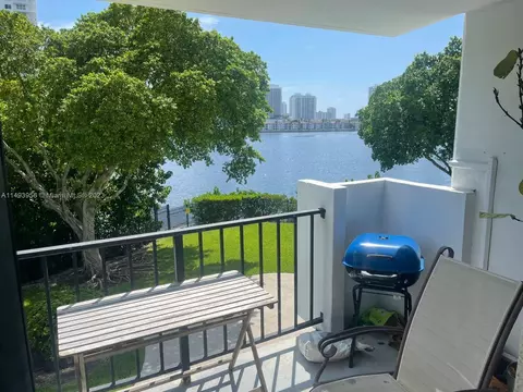 2780 NE 183rd St #217, Aventura, FL 33160