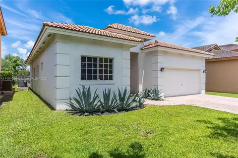 20368 SW 87th Pl, Cutler Bay, FL 33189