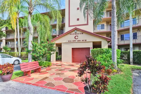901 SW 138th Ave #203C, Pembroke Pines, FL 33027