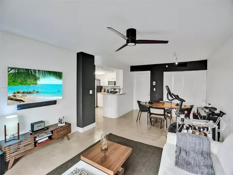 770 Claughton Island Dr #405, Miami, FL 33131