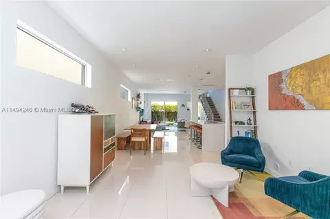 3379 Day Ave #3379, Miami, FL 33133
