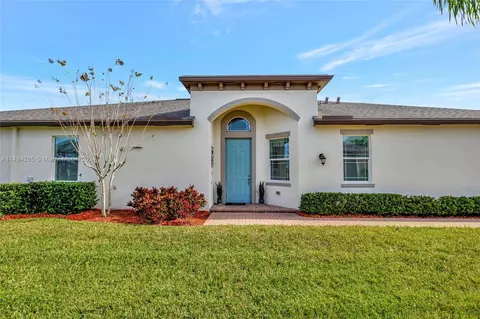 11063 SW Sunrise Lake Dr, Port Saint Lucie, FL 34987