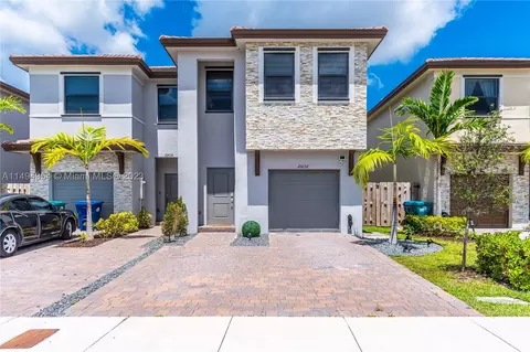 25032 SW 107th Ave, Homestead, FL 33032