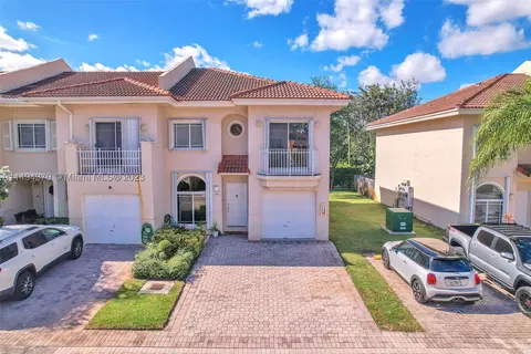 10180 SW 88th St #408, Miami, FL 33176