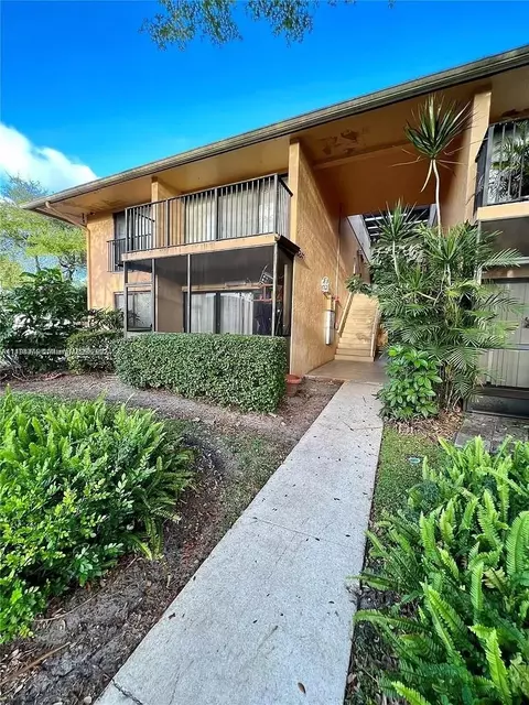 5841 Washington St #61, Hollywood, FL 33023