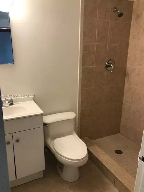 Undisclosed, Hialeah, FL 33010 photo 9