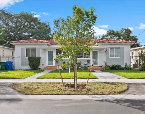 2750 SW 25th St, Miami, FL 33133